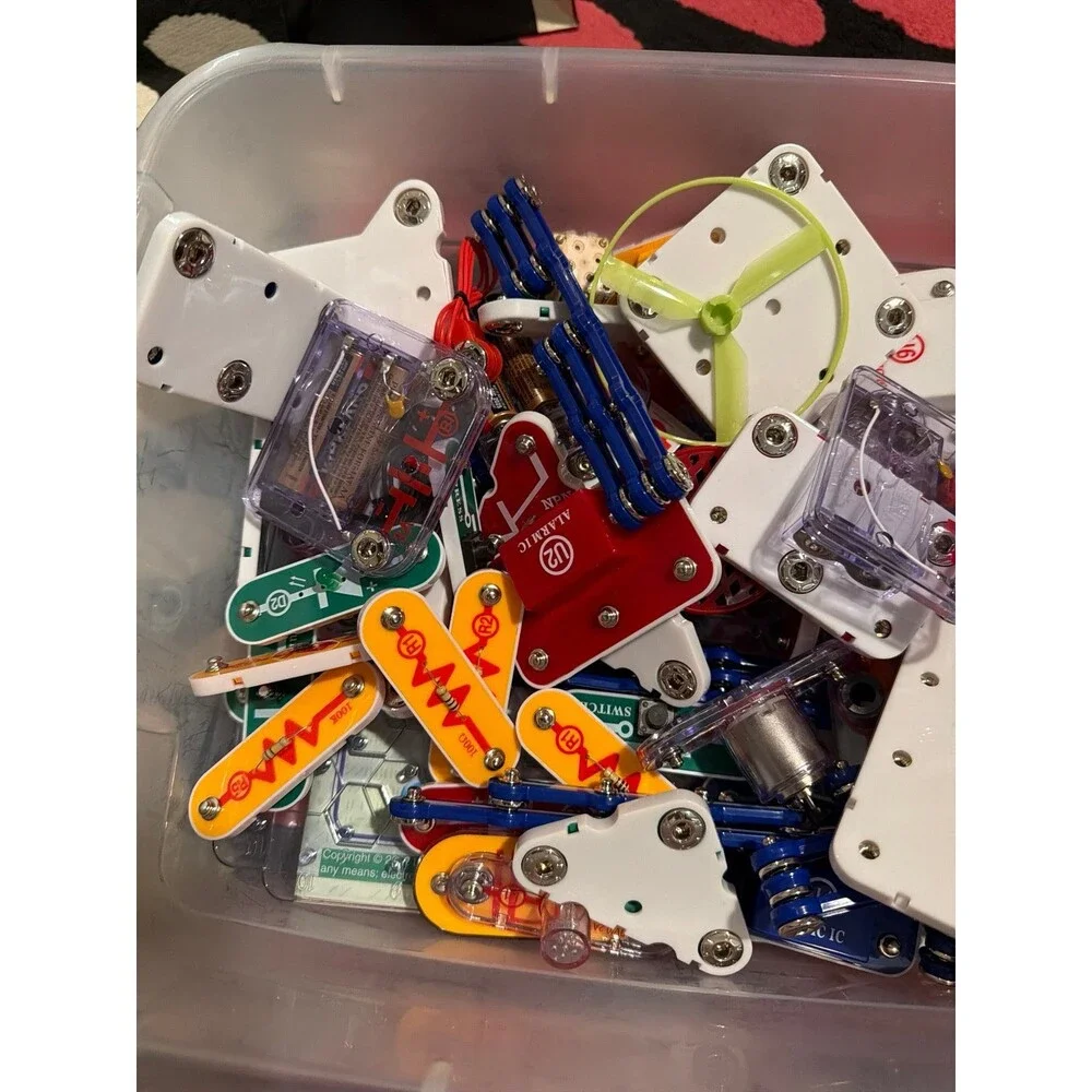 Bundle of Electronic snap circuits